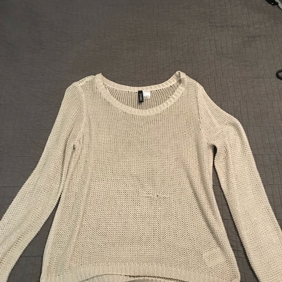 Sweaters - Picture 4 of 8